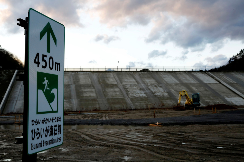 Slideshow Seven Years After Tsunami Japanese Live Uneasily With Seawalls Abs Cbn News 5700