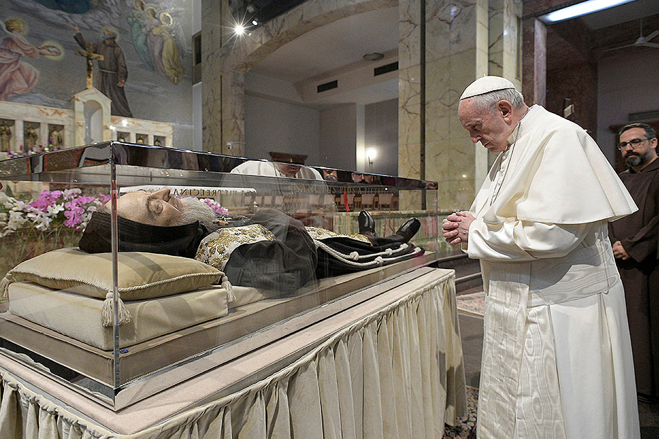 Pope pays tribute to mystic monk said to have wrestled with the Devil 1