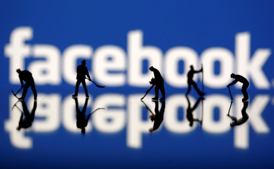Facebook overhauls privacy settings amid data breach outcry 1