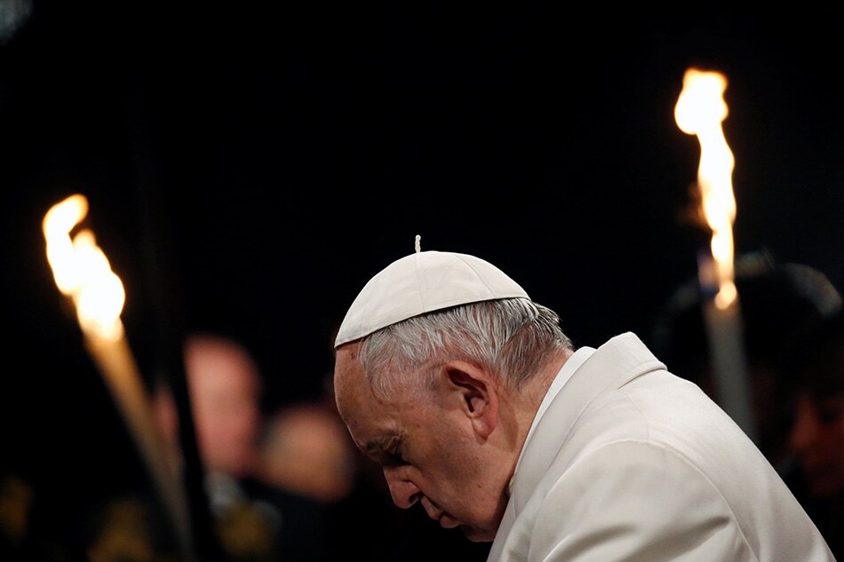 Pope Francis &#39;ashamed&#39; young to inherit fractured world 1