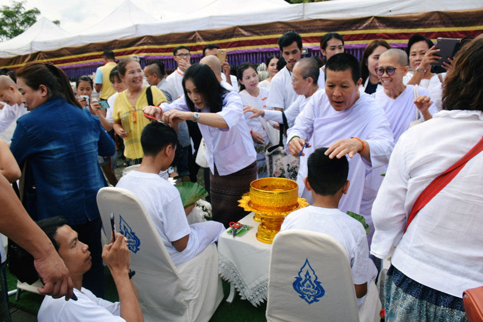 UK PM May hosts reception for divers who rescued Thai children