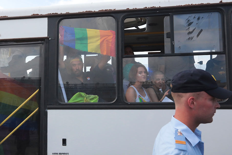 Russian police have arrested 25 activists at a gay rights rally