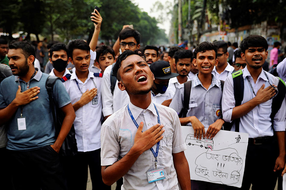 More Than 100 Students Injured In Clashes As Bangladesh Teen Protests ...