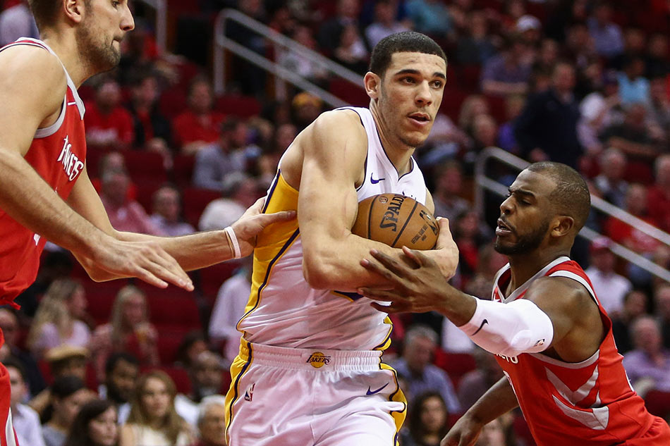 Lonzo Ball to have shoulder re-evaluated