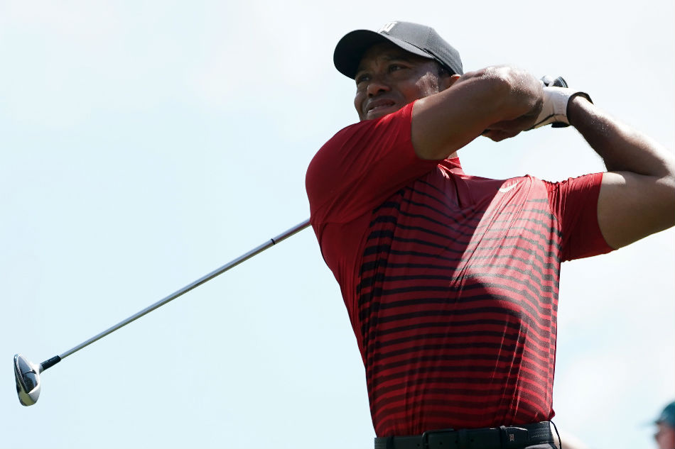 Tiger Woods hits 4-under