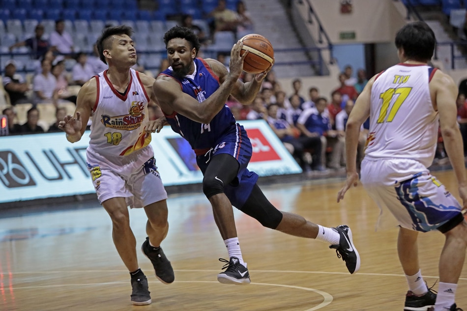 PBA: Columbian Dyip upsets Rain Or Shine to end slump | ABS-CBN News