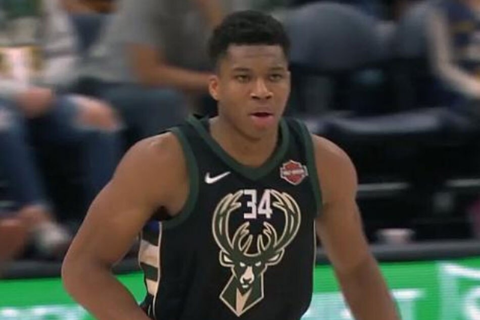 Did you see that? Antetokounmpo jumps over Hardaway for an ...
