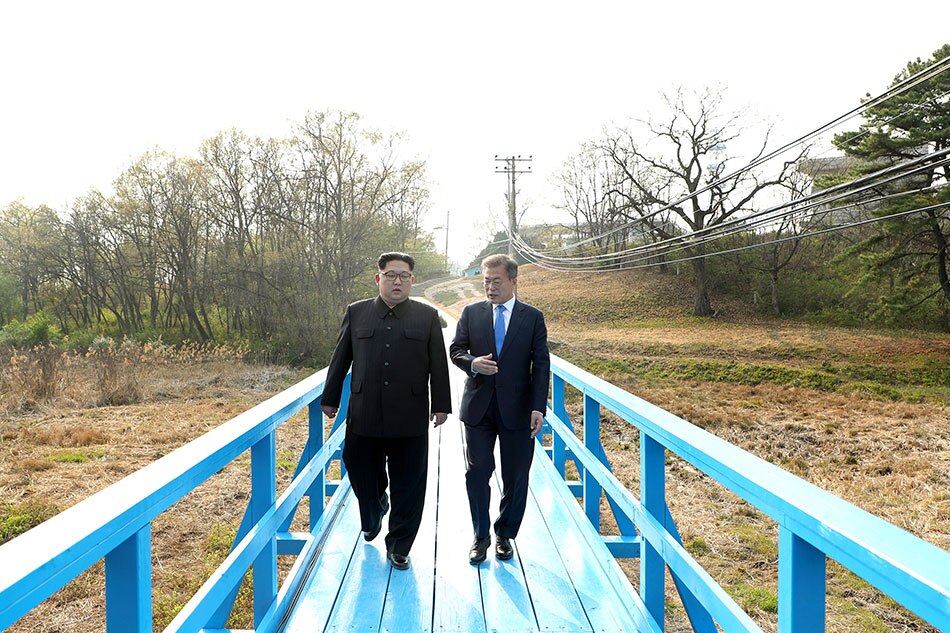 When Kim met Moon: The historic Korean summit in photos 4
