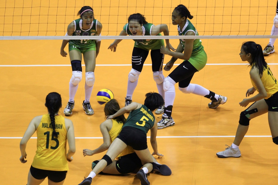 IN PHOTOS: La Salle Beats FEU For 3rd Straight Women's Volleyball Crown ...