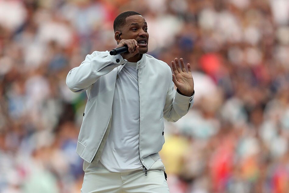 PHOTOS: Will Smith brings down curtain on FIFA World Cup - Rediff.com