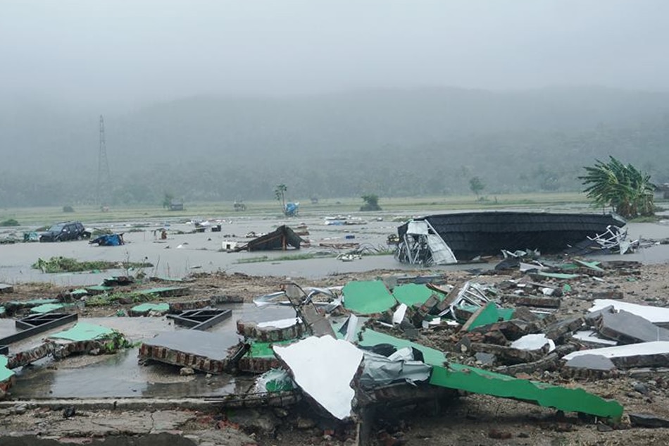 Crowd screams as Indonesian rock band swept away by tsunami | ABS-CBN News