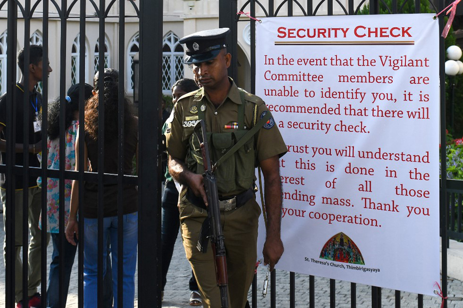 Sri Lanka under nationwide curfew after crowds attack mosques Sri Lanka under nationwide curfew after crowds attack mosques