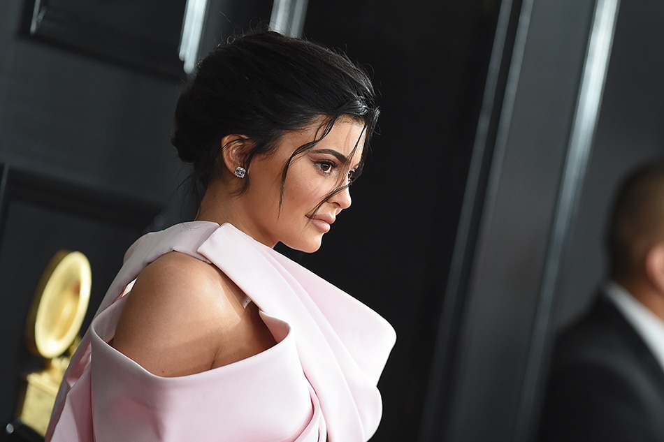 Kylie Jenner Sells 600 Million Stake In Cosmetics Brand To Coty Abs Cbn News