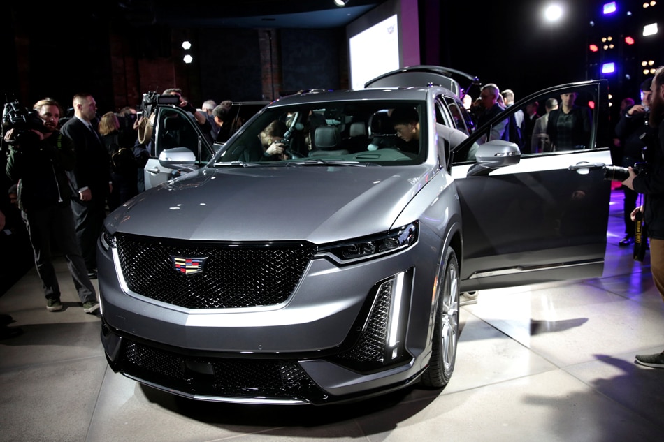 SUVs, trucks and sports cars take center stage at Detroit auto show