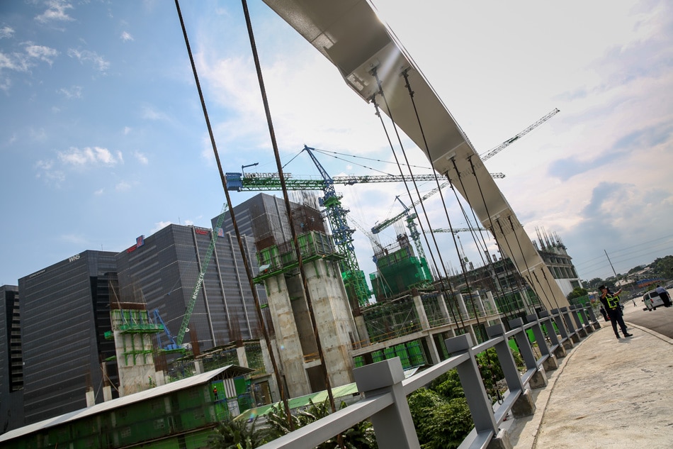 Robinsons&#39; first township features QC-Pasig bridge 2