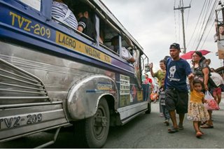 Jeepney operators hati sa planong gawing contact tracers ang mga tsuper
