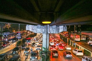 CEOs, COOs propose fee for private cars' use of congested roads