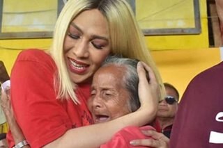 LOOK: Vice Ganda brings cheer to typhoon victims in Oriental Mindoro