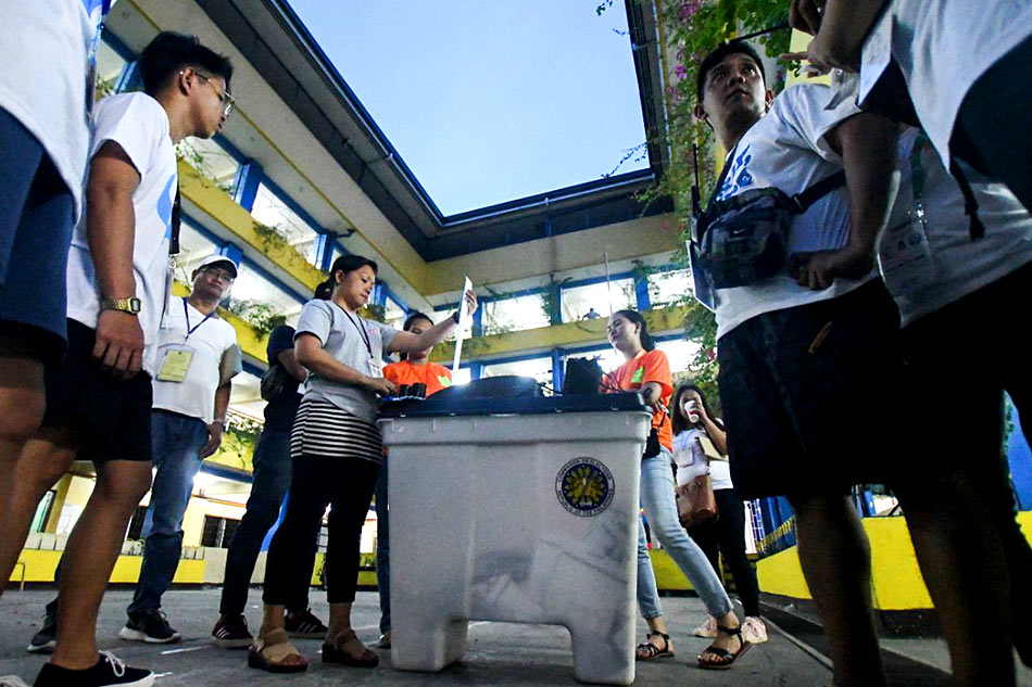 As release of poll results hits snag, Comelec bears brunt of voter anger 1