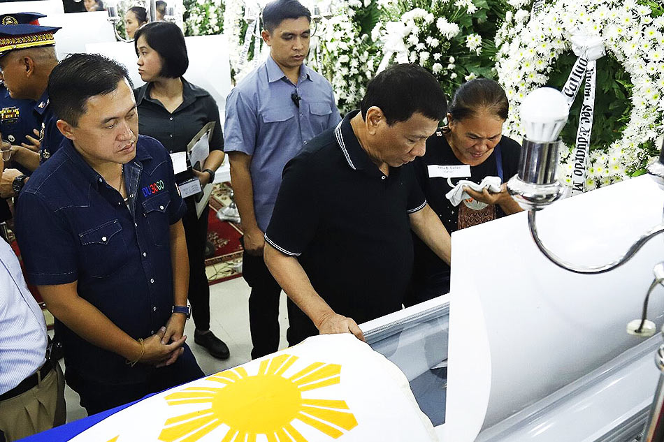 Duterte offers P1.3-million bounty for Negros cops killers 1