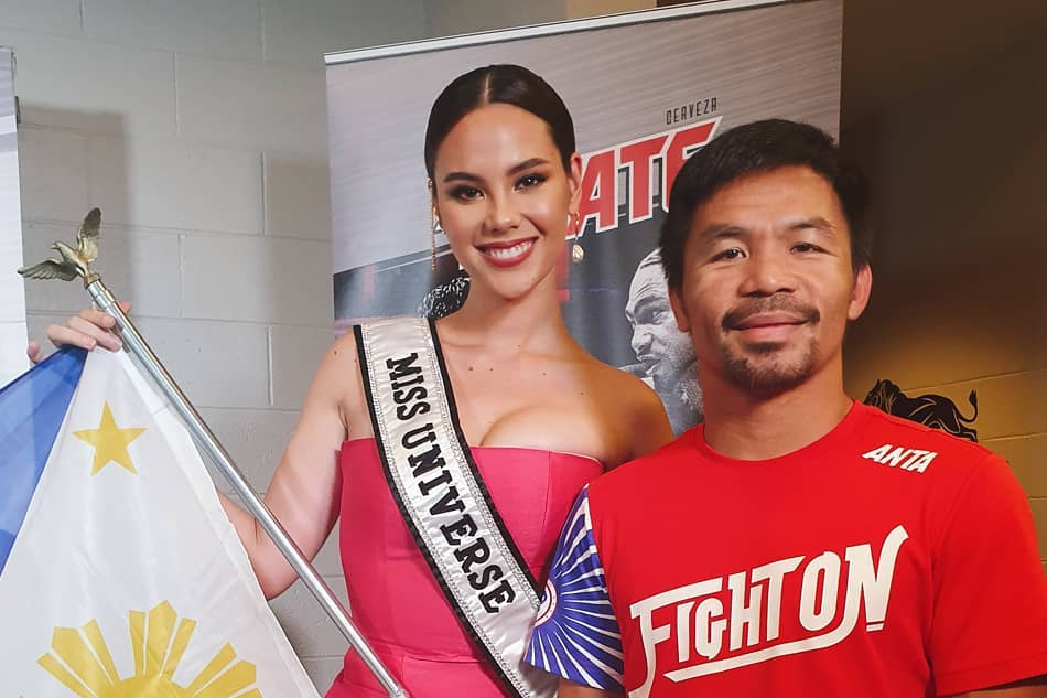 Catriona Gray raises PH flag at Pacquiao fight