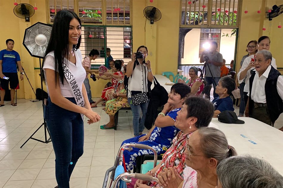 Gazini Ganados in senior citizens&#39; embrace for Miss Universe advocacy 2