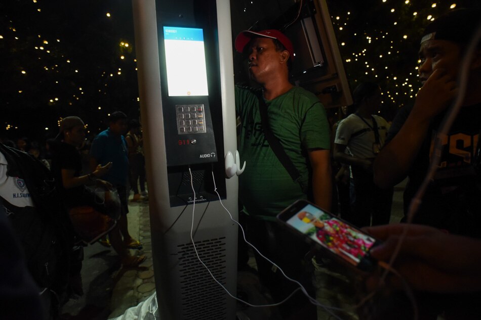 Mayor Isko launches free WiFi, charging kiosk in Manila 4