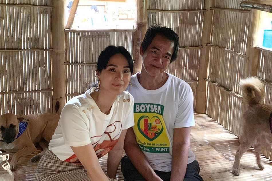 Heart Evangelista helps give shelter to homeless man with dogs