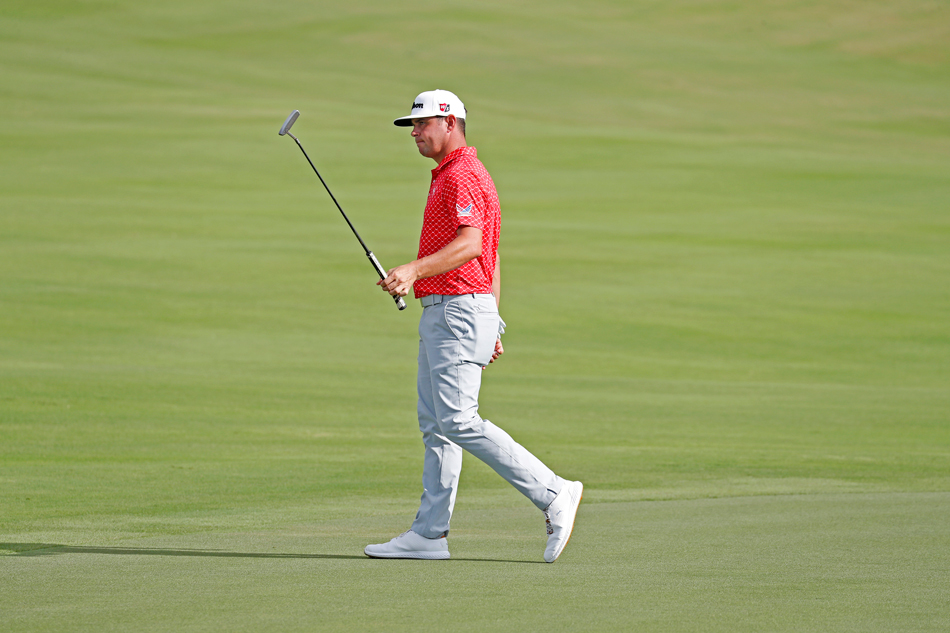 McIlroy fades as Schauffele claims title in Hawaii