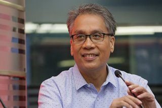 Mar Roxas brushes off Duterte's corruption claim as 'diversion'