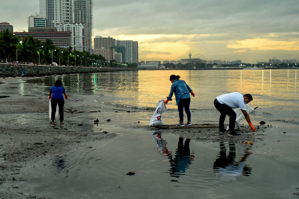 More Manila Bay establishments cited for wastewater violations 1