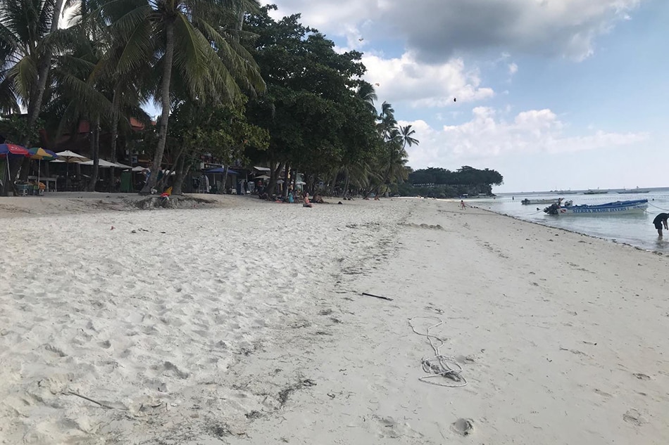Tourists shun popular Bohol beach over novel coronavirus worries 1