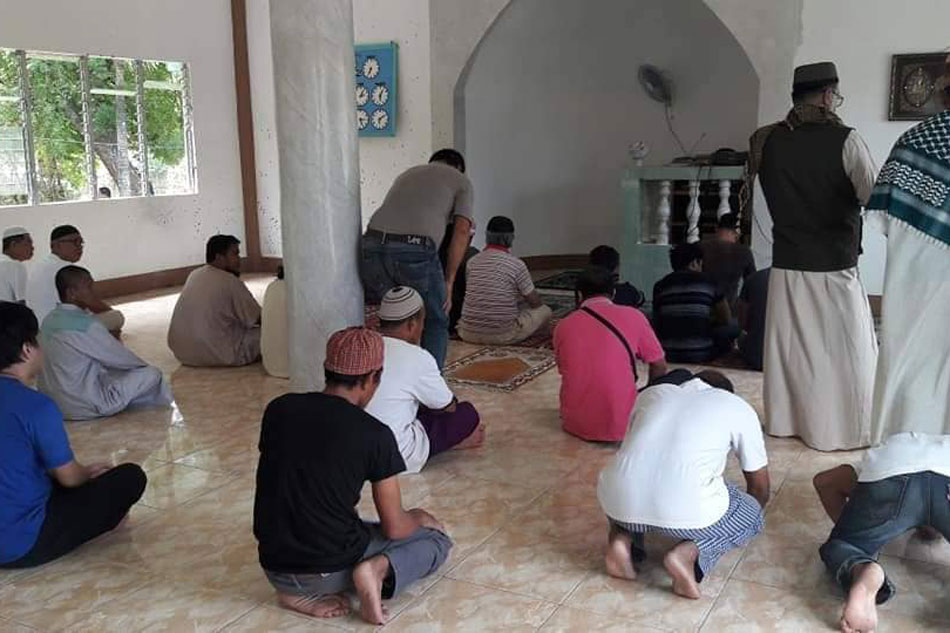 Zamboanga mosque reopens 2 days after deadly grenade blast 1