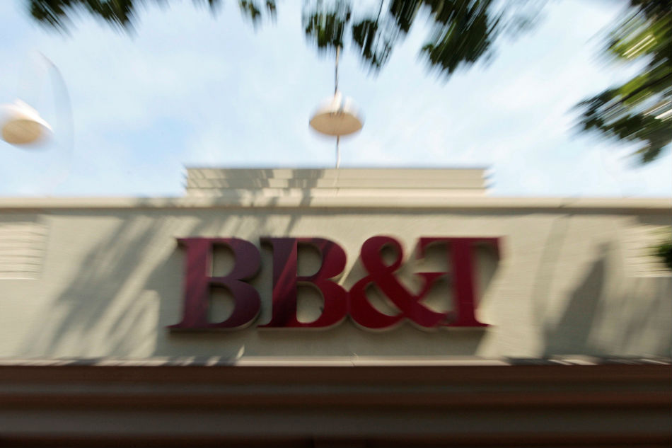 Biggest US bank deal in a decade: BB&amp;T to buy SunTrust 1