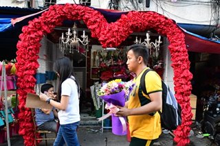 'Di lang bulaklak': Paano makatitipid sa regalo, date sa Valentine's day?