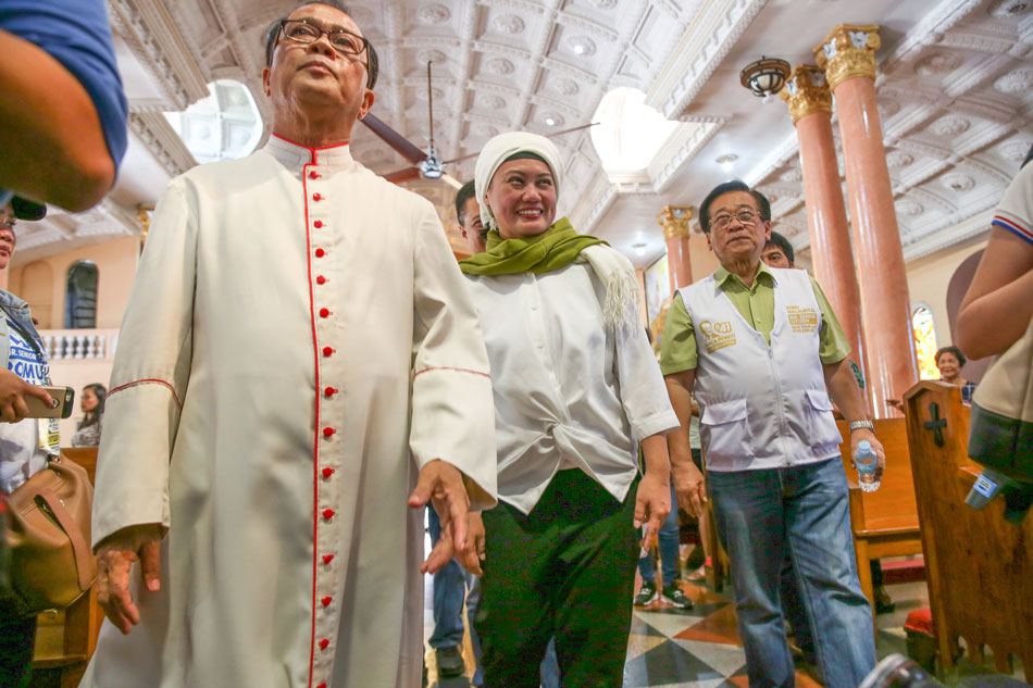 Priest justifies Otso Diretso&#39;s church visit in Camarines Sur 1