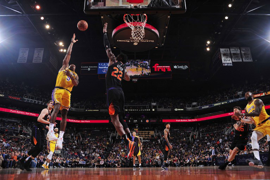 LeBron James' late charge not enough as Lakers fall to Suns