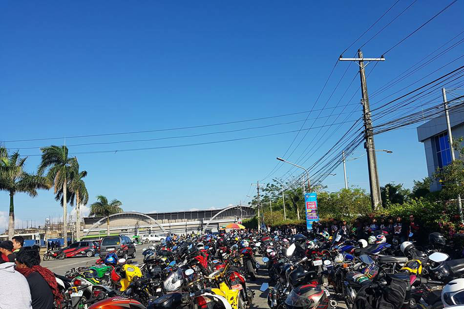 SLIDESHOW: Thousands of riders across PH protest &#39;doble plaka&#39; law 5