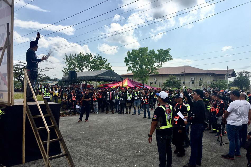 SLIDESHOW: Thousands of riders across PH protest &#39;doble plaka&#39; law 6