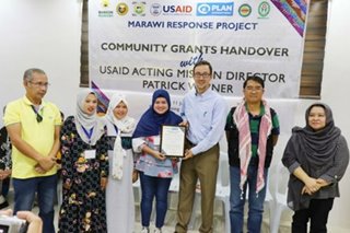 US awards grants to displaced Marawi victims
