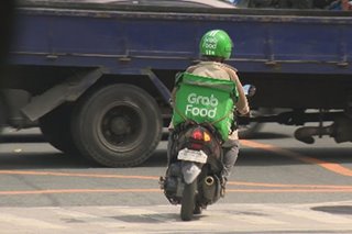 Barangay officials na nangharang ng lugaw delivery inireklamo sa piskalya