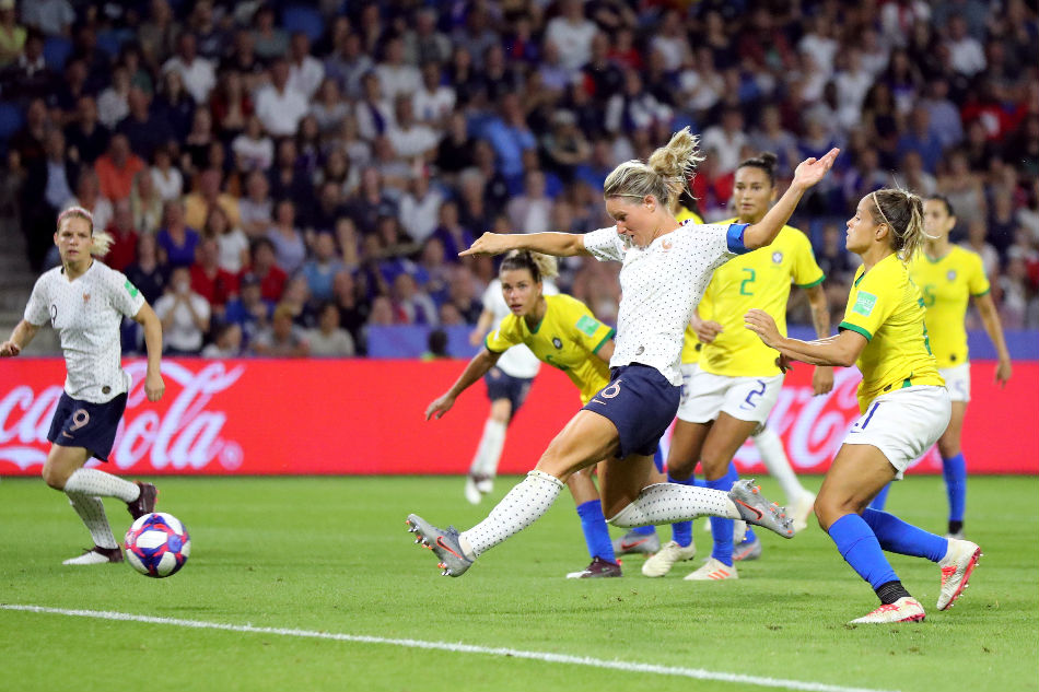 Cup france. Женский футбол атмосфера. Франция 16х9. Brazil France.