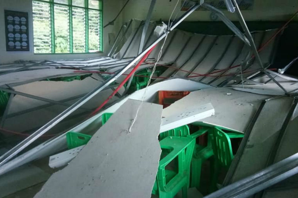 LOOK: Classroom ceiling collapses after quake | ABS-CBN News