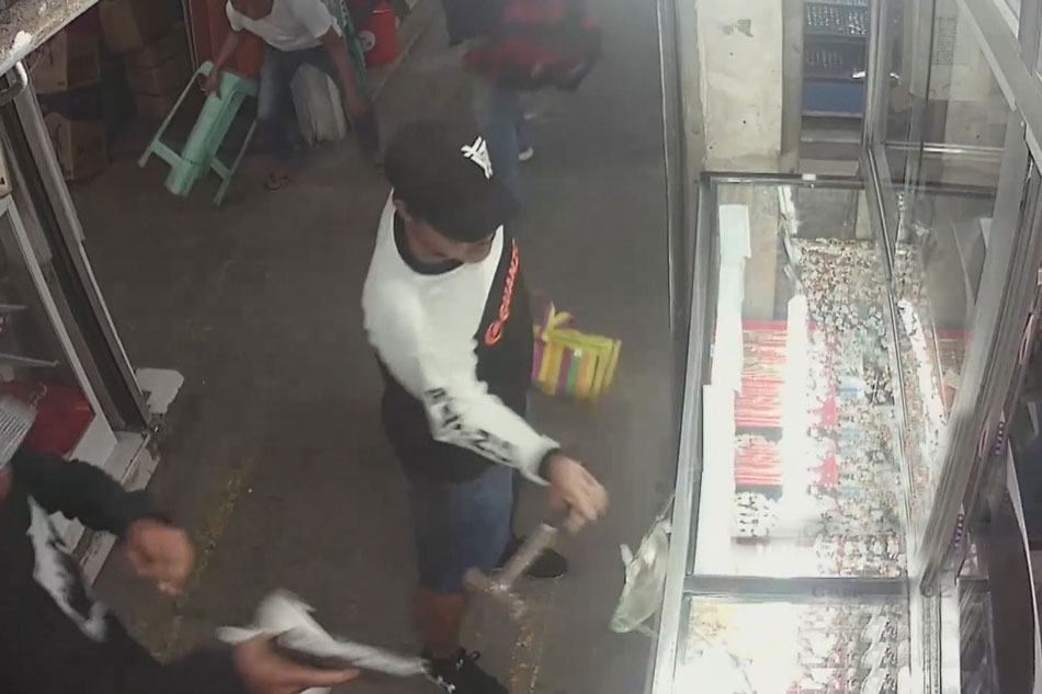 Mga miyembro ng Martilyo Gang na umatake sa jewelry shop tukoy na | ABS ...