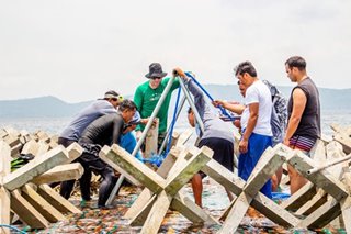 US military assists PH counterparts in installing artificial reefs in Batangas