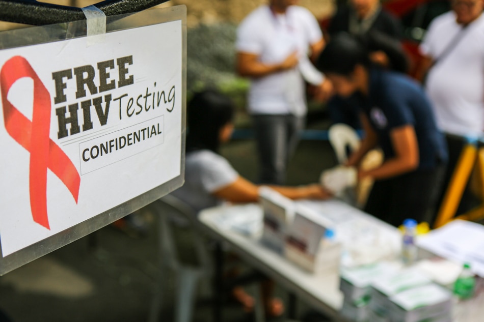 A university student takes advantage of the Free HIV Testing Program being conducted by the local government of Quezon City as part of its HIV awareness and prevention campaign on Sept. 13, 2019.  Jire Carreon, ABS-CBN News/File