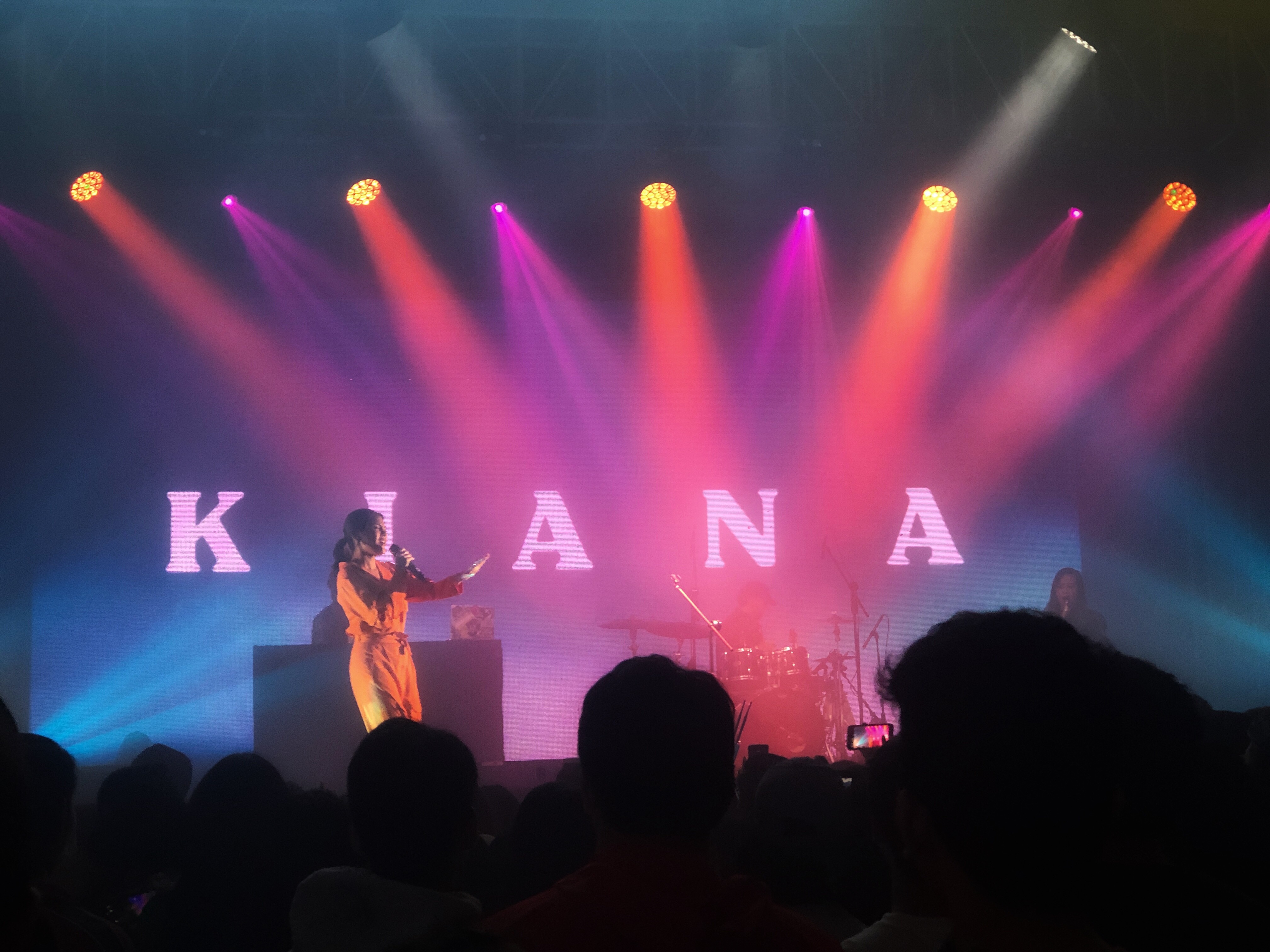 Concert recap: Time flies with flawless Kiana, emotional Jeremy Zucker 1
