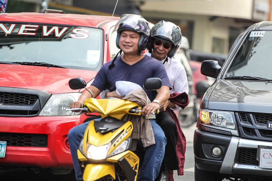 Panelo dares Robredo, critics: Help solve traffic problem 1