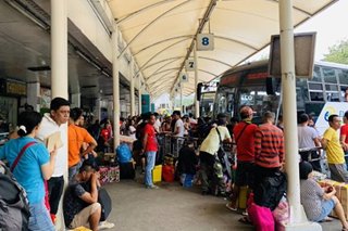 Mga biyahero sa Araneta bus terminal matumal pa