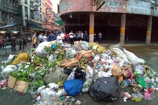 Angry Mayor Isko shuts Divisoria sidewalk stalls due to filth
